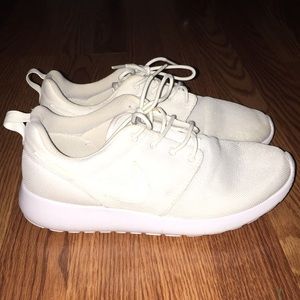 White Nike Roshes